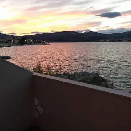 Dragana 아파트 트로기르